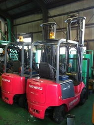 香河開發(fā)區(qū)北方現(xiàn)代叉車租賃中心 電動(dòng)叉車與堆高車產(chǎn)品全覽